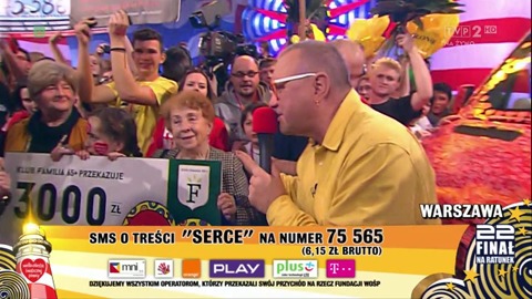 seniorzy-z-owsiakiem-czlonkowie-klubu-familia-65-zbierali-pieniadze-na-wosp