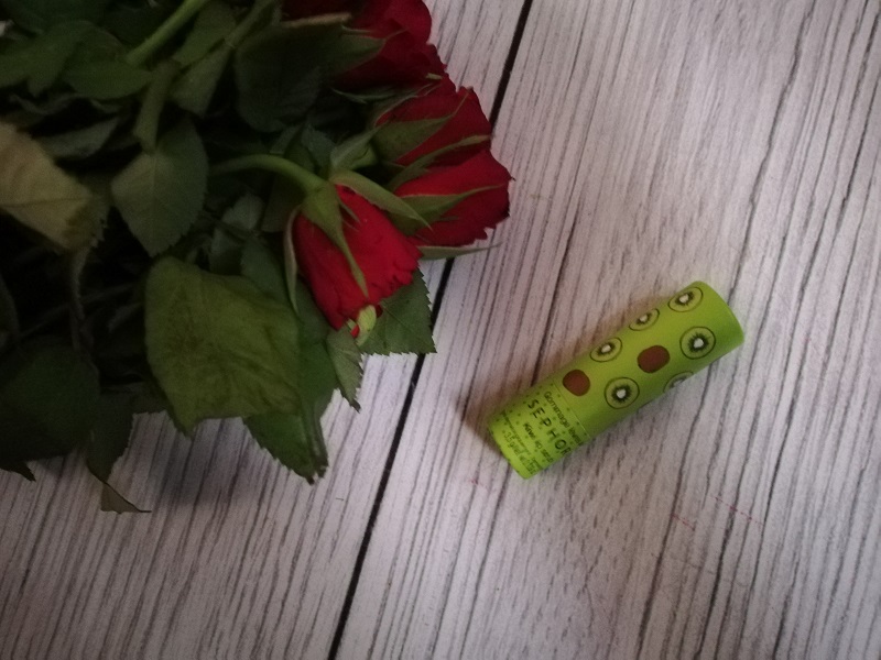 Sephora pomadka z peelingiem o zapachu kiwi