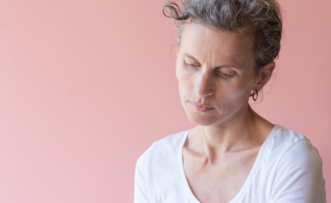 Codzienna pielęgnacja twarzy podczas menopauzy