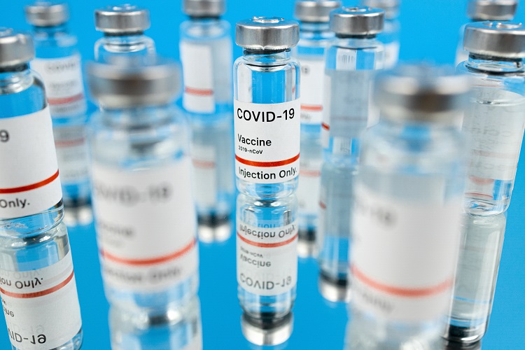Szczepienia przeciwko COVID-19