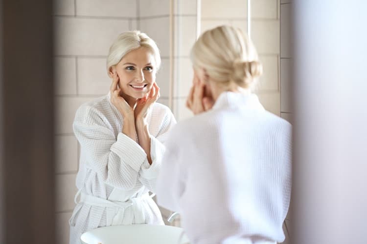 5 sposobów dbania o skórę w czasie menopauzy