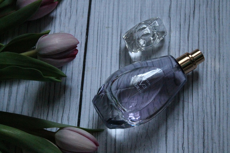 perfumy, perfumeria, fakty na temat perfum, ciekawostki na temat perfum, słodkie perfumy, perfumy w sklepach online